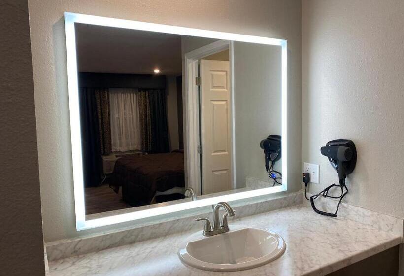 Люкс Superior, Ozark Inn & Suites