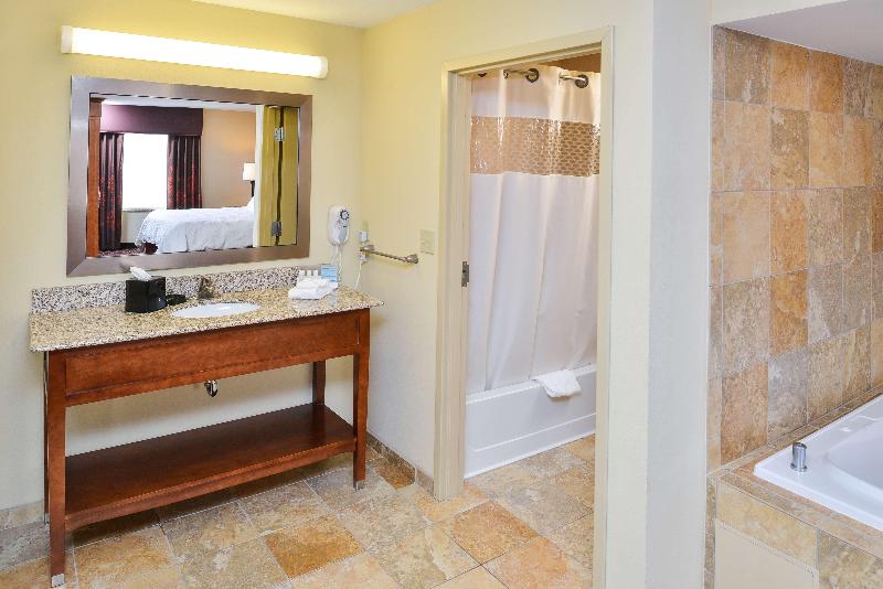 스탠다드 스튜디오 킹침대, Hampton Inn Yorkville