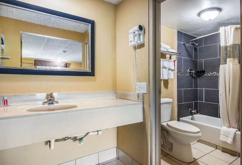 Номер Стандарт 2 Двуспальные Кровати, Econo Lodge Hotel Bradford