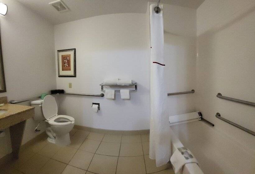 سوئیت برای معلولان, Red Roof Inn & Suites Midland