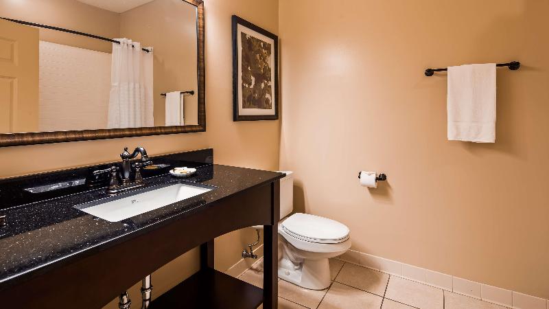 Номер Стандартный Кровать Куин, Best Western Plus Dutch Haus Inn And Suites