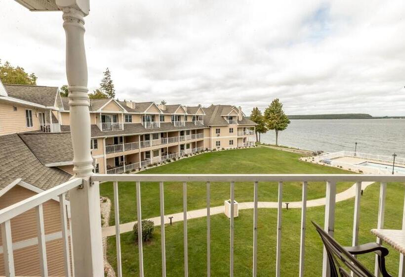 Люкс Премиум, Westwood Shores Waterfront Resort