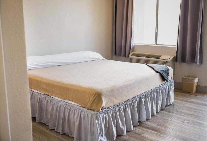 Standard-studio, Merit Inn And Suites