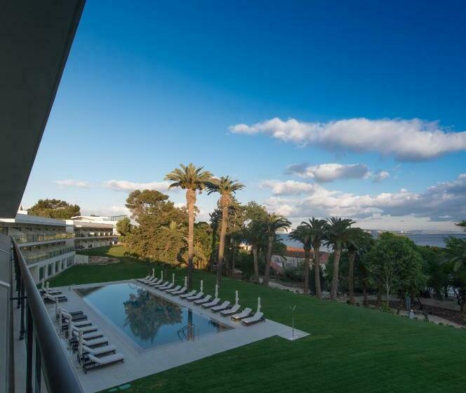 Номер Стандарт Вид на Бассейн, Vila Gale Collection Palacio Dos Arcos