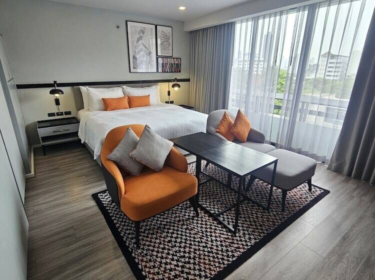 Escritório Premium, Oakwood Residence Sukhumvit Thonglor Bangkok