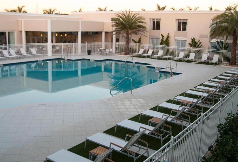 Номер Стандарт Вид на Бассейн, Ramada By Wyndham Venice Hotel Venezia