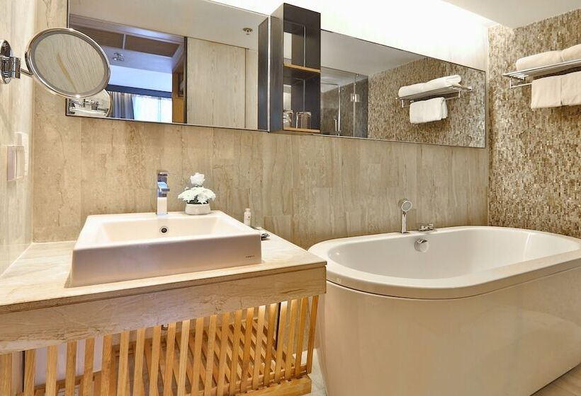 Люкс Superior, Arcadia Suites Bangkok