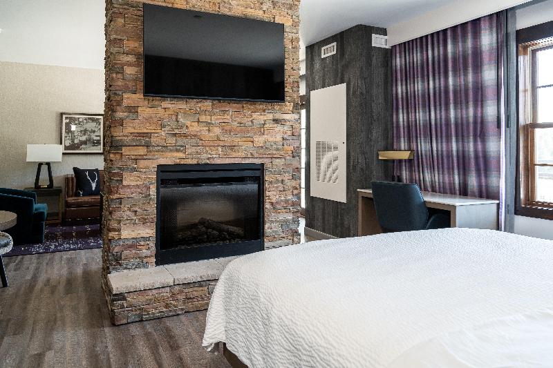 Люкс Кровать Кинг, Holiday Inn Resort Deadwood Mountain Grand, An Ihg