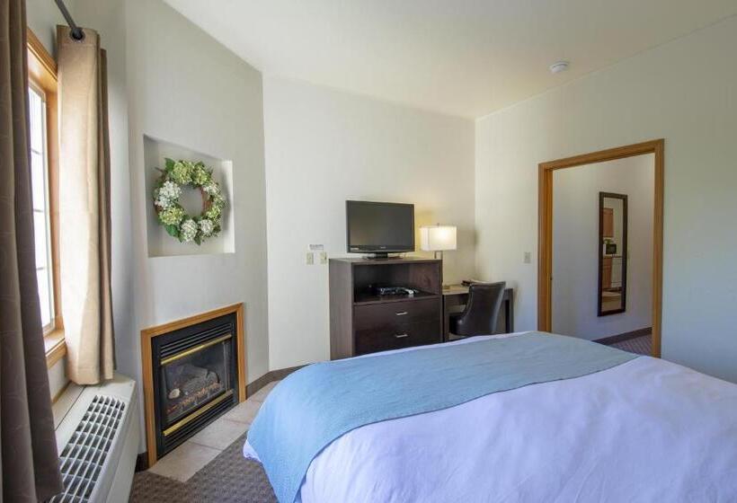 מיטת קינג בסוויטה, Sunrise Inn