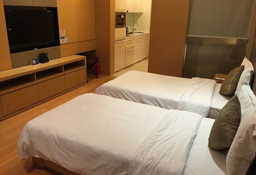 Quarto Superior, Silin Residence Poly World Trading Center