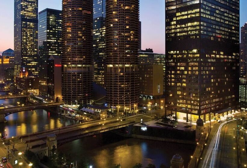 Deluxe room with river view, The Langham, Chicago