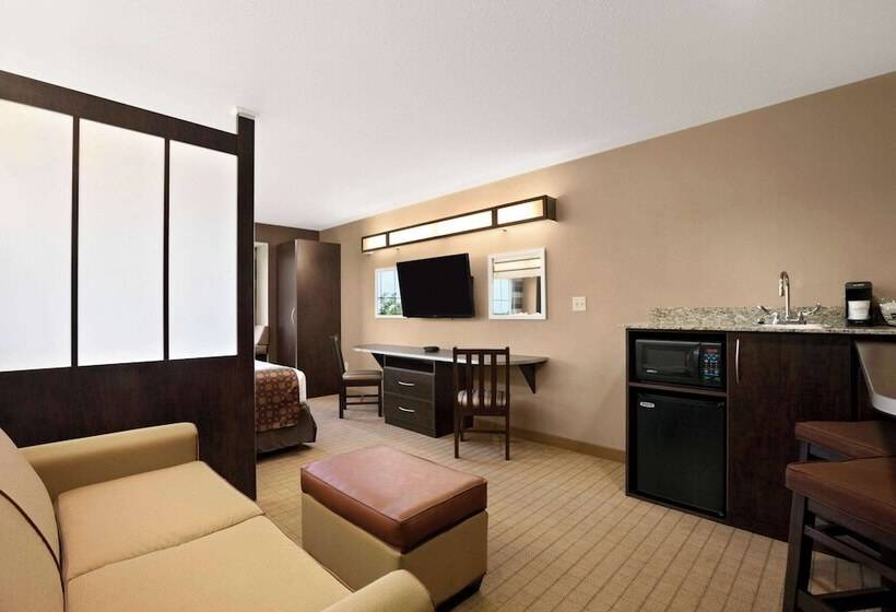Люкс, Microtel Inn & Suites By Wyndham St Clairsville   Wheeling