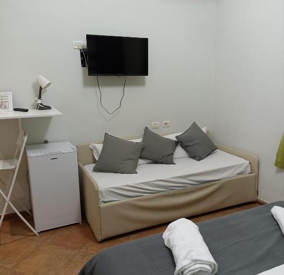 Deluxe Room, Martini Rooms