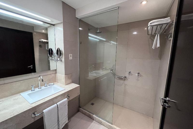 Номер Клуб, Sheraton Tucuman