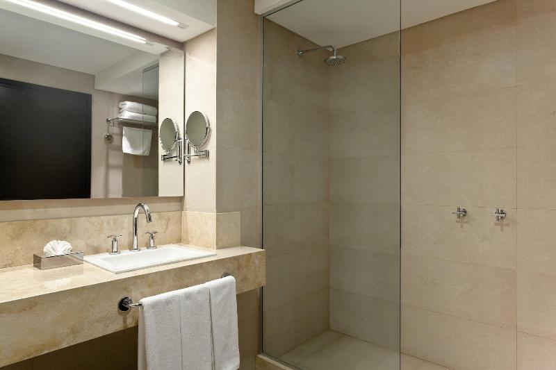 Номер Клуб Кровать Кинг, Sheraton Tucuman