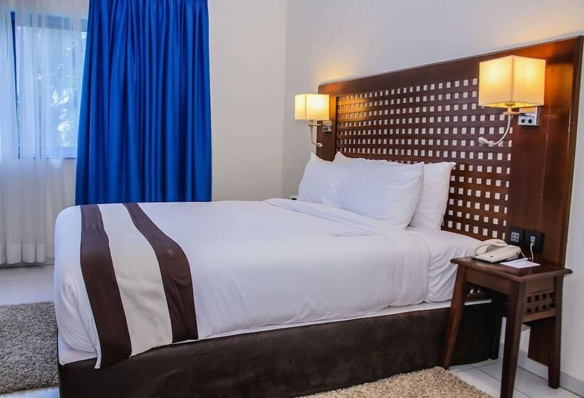 샬레, Best Western Plus Serene Atlantic