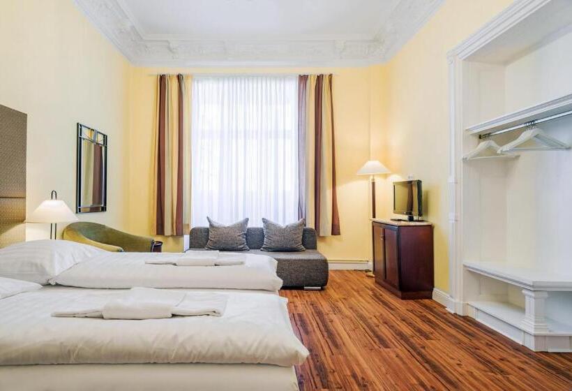 اتاق استاندارد سه نفره, Pension Michele