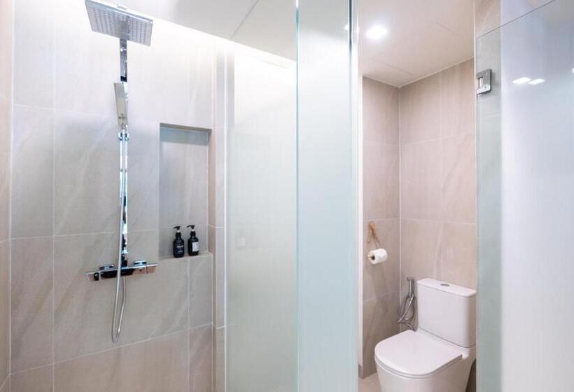 اتاق لوکس با چشم‌انداز, Panwaburi Beachfront Resort