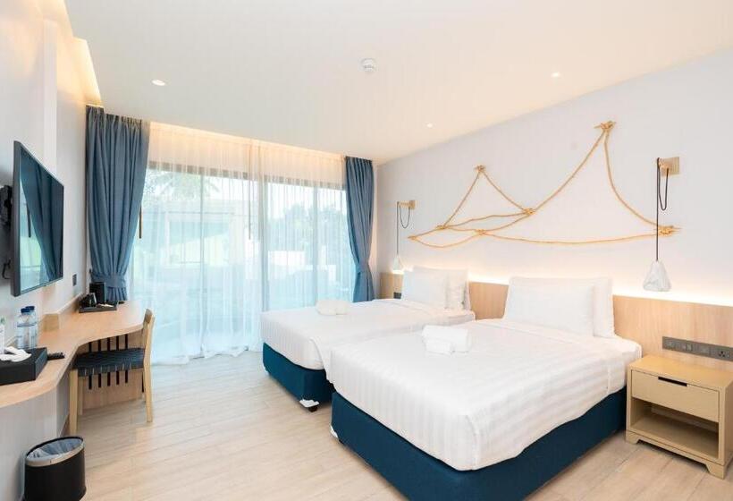 اتاق لوکس با چشم‌انداز, Panwaburi Beachfront Resort