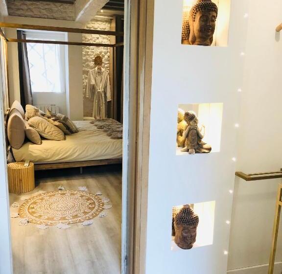 Стандартный Номер Кровать Кинг, Buddha Beach Thoiry