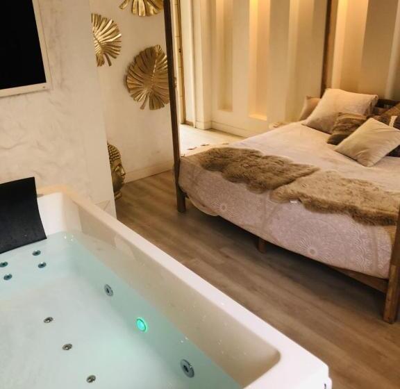 Стандартный Номер Кровать Кинг, Buddha Beach Thoiry