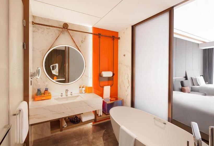 Номер Премиум, Crowne Plaza Qingdao Jinshui, An Ihg