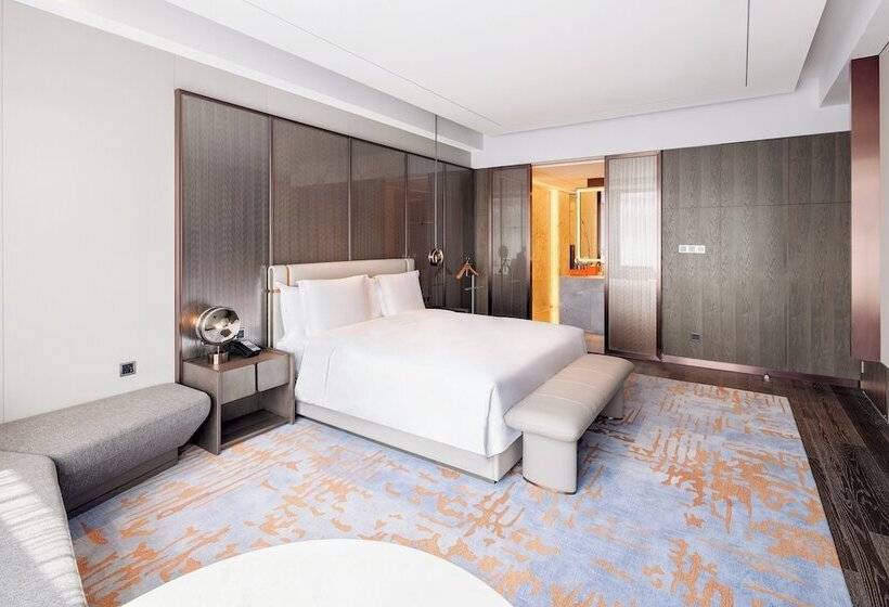 Люкс, Crowne Plaza Qingdao Jinshui, An Ihg