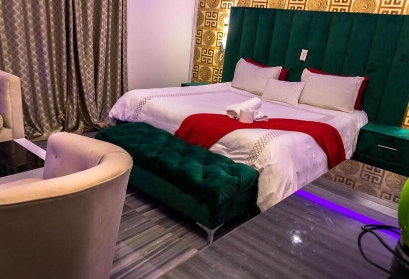 Люкс Deluxe Кровать Кинг, Gold Crown International