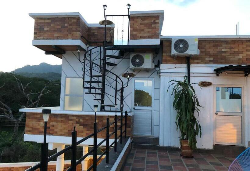 발코니가 있는 스위트, Hostal Bon Hábitat