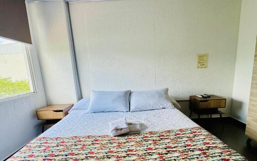 스위트, Hostal Bon Hábitat