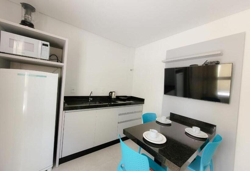 스탠다드 스튜디오, Hospeda Mariscal Flat