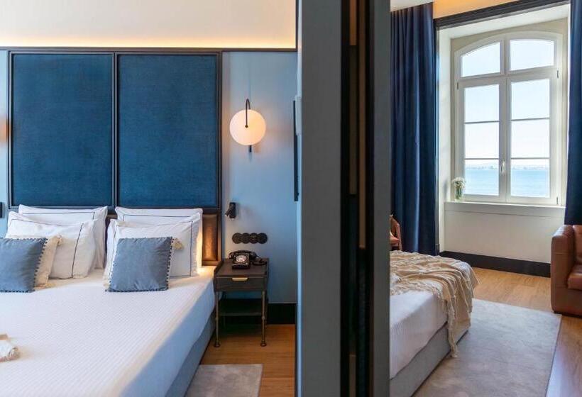 Junior suite with river view, The Editory Riverside, Santa Apolonia