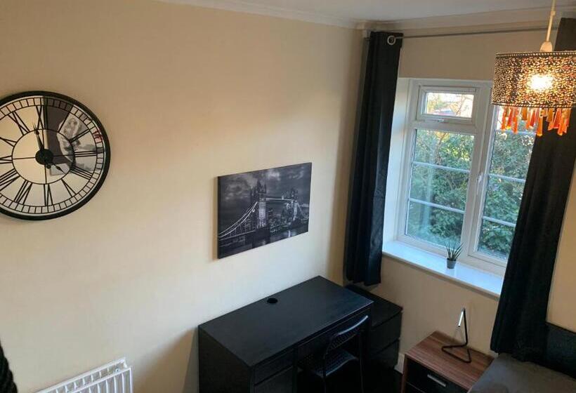 Номер Стандарт, Beddington Park Lodge West