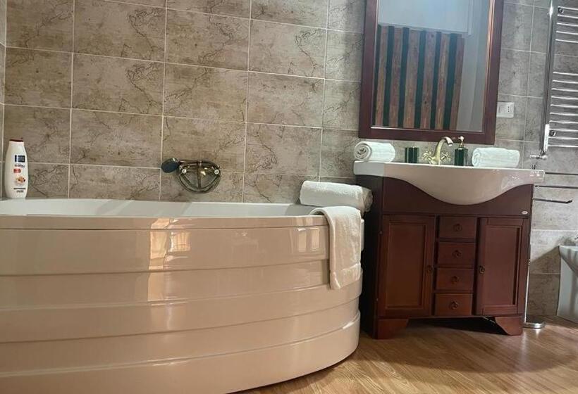 스탠다드 자쿠지 룸, Doctor House Standard, Suites & Luxury Rooms