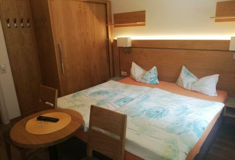 Quarto Estandar com Sacada, Haus Alpenheim