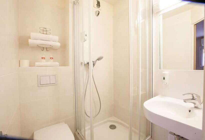 اتاق استاندارد, Brit Hotel Lille Centre