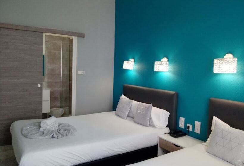 Quarto Quádruplo Estandar, Astoria