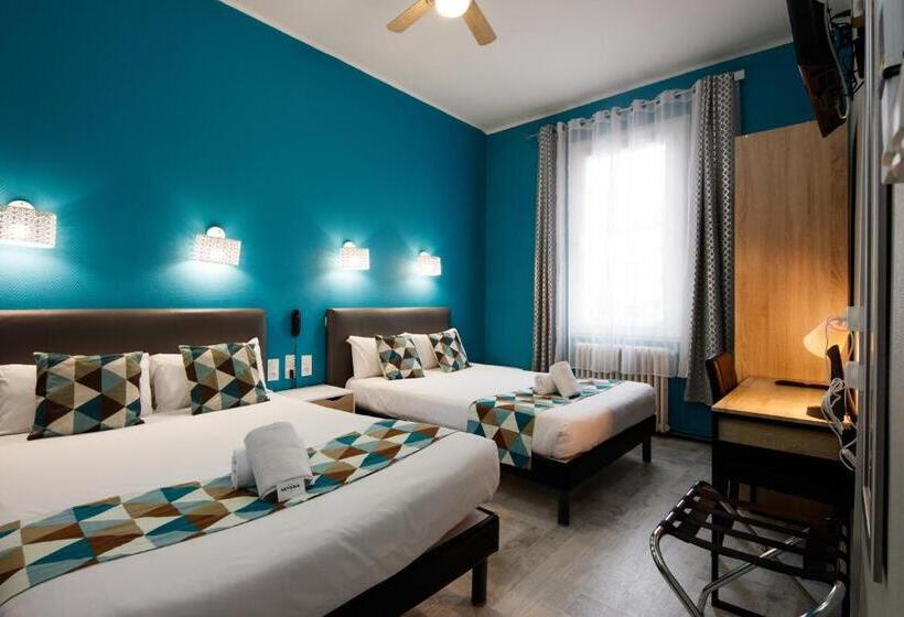 Quarto Quádruplo Estandar, Astoria