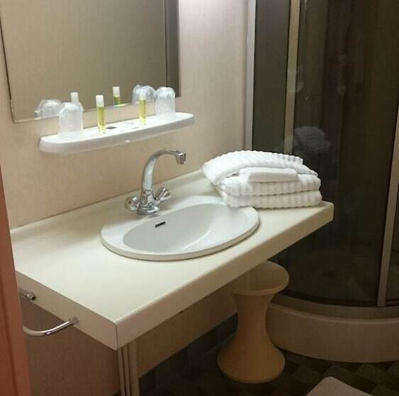 Номер Стандарт с Террасой, Brit Hotel Du Ban