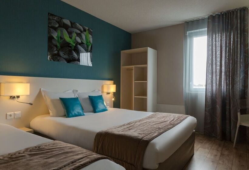 Номер Стандарт Трехместный, The Originals City, Hôtel Des Lys, Dreux