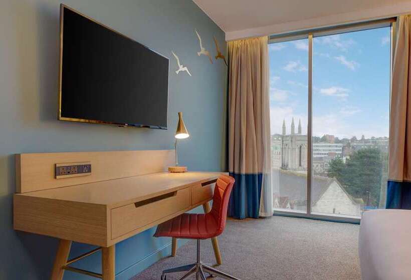 身障者適用キングサイズベッドルーム, Hilton Istanbul Bomonti Hotel & Conference Center