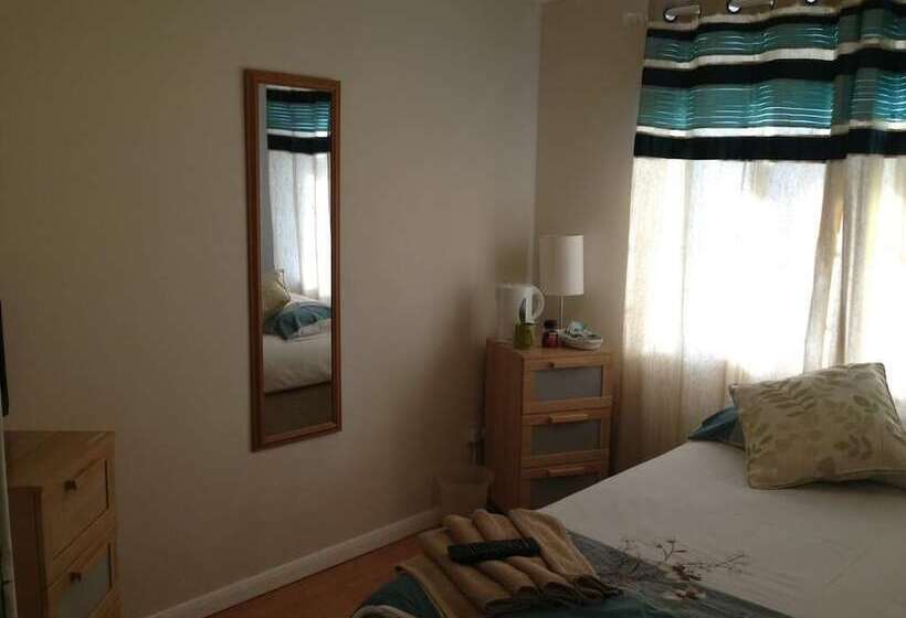 Номер Стандарт, Apple House Guesthouse Heathrow Airport