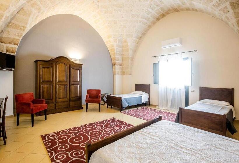 Четырехместный Номер Стандарт, Laurito Resort & Spa