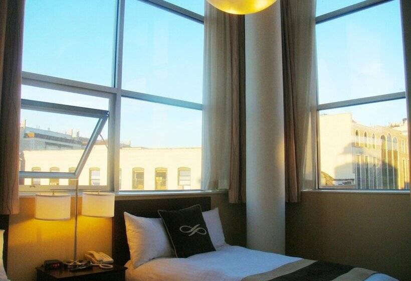 Quarto Estandar, Pointe Plaza
