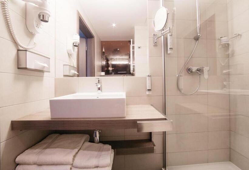 Семейное Студио, Q Hotel Plus Wrocław
