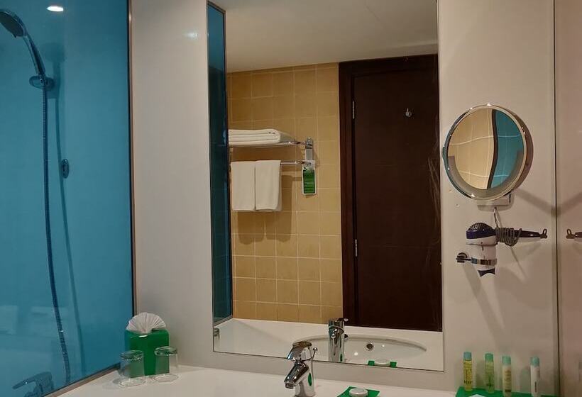 اتاق لوکس, Ramada Hotel, Suites And Apartments By Wyndham Dubai Jbr