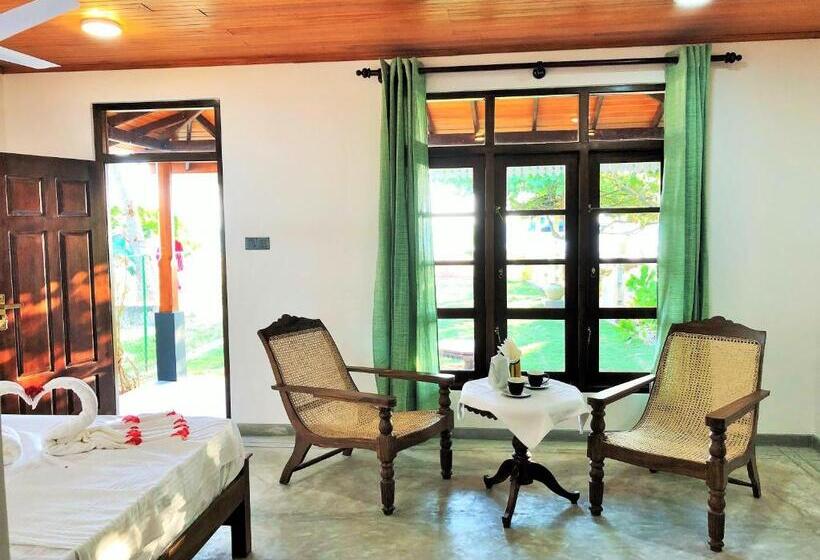 Номер Deluxe Вид на Море с Балконом, Sunflower Beach Resort