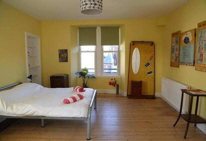 Семейный Номер, The Dolphin Inn Hostel