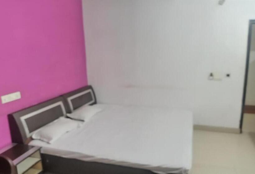 اتاق کلاسیک سه تخته, Oyo 83081 Mahima