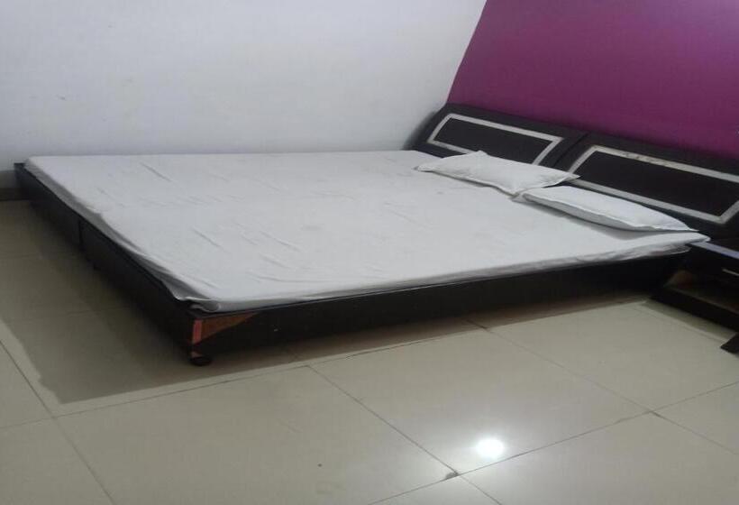 اتاق کلاسیک سه تخته, Oyo 83081 Mahima